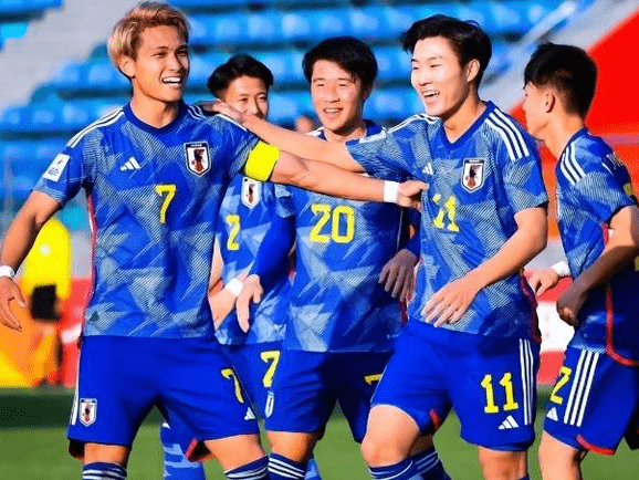 关于福建队与四川队交手，谁能占据上风？的信息