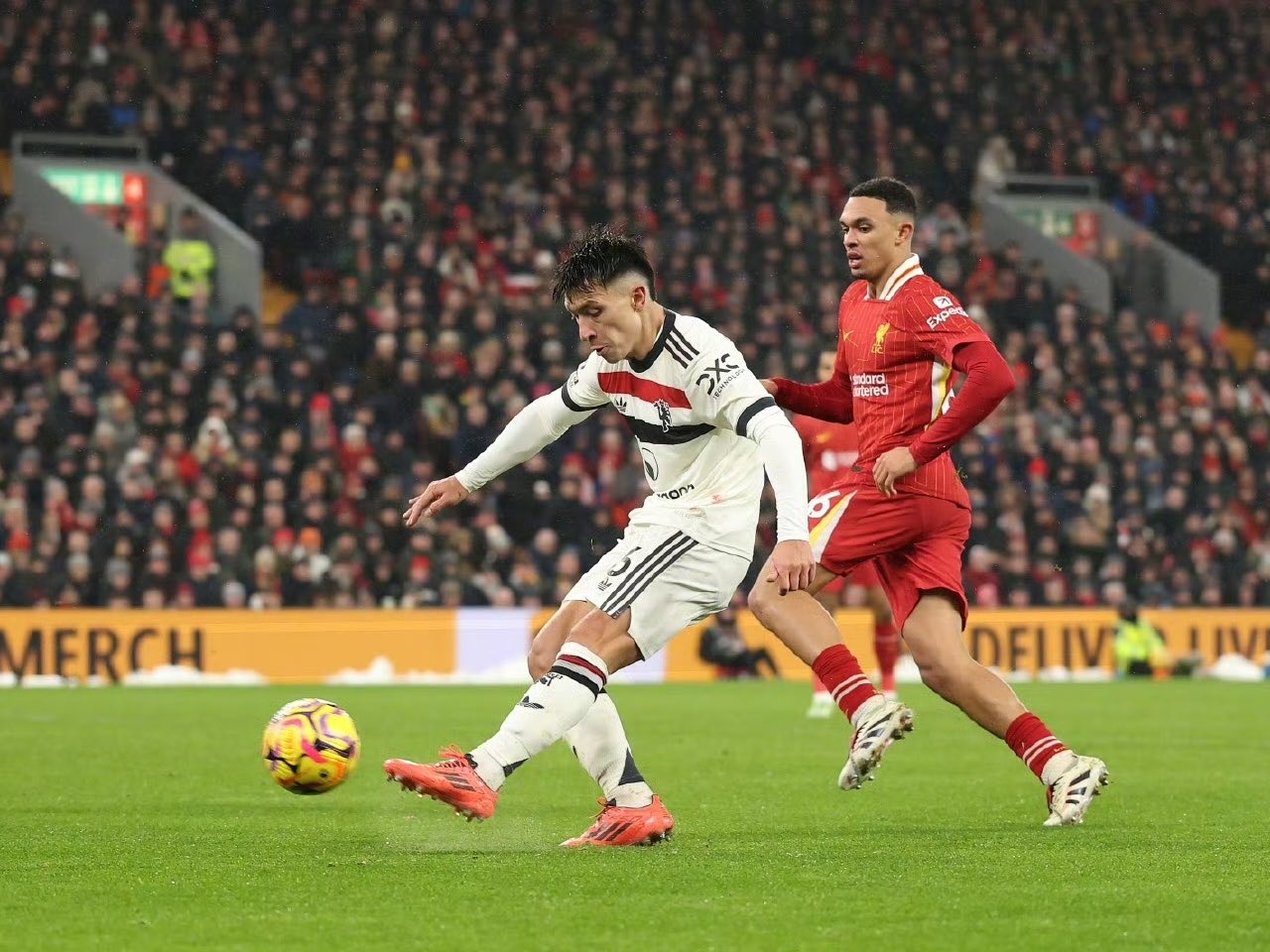 曼联客场惨败已连续四场未尝胜绩