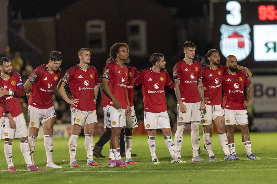 曼联客场惨败已连续四场未尝胜绩