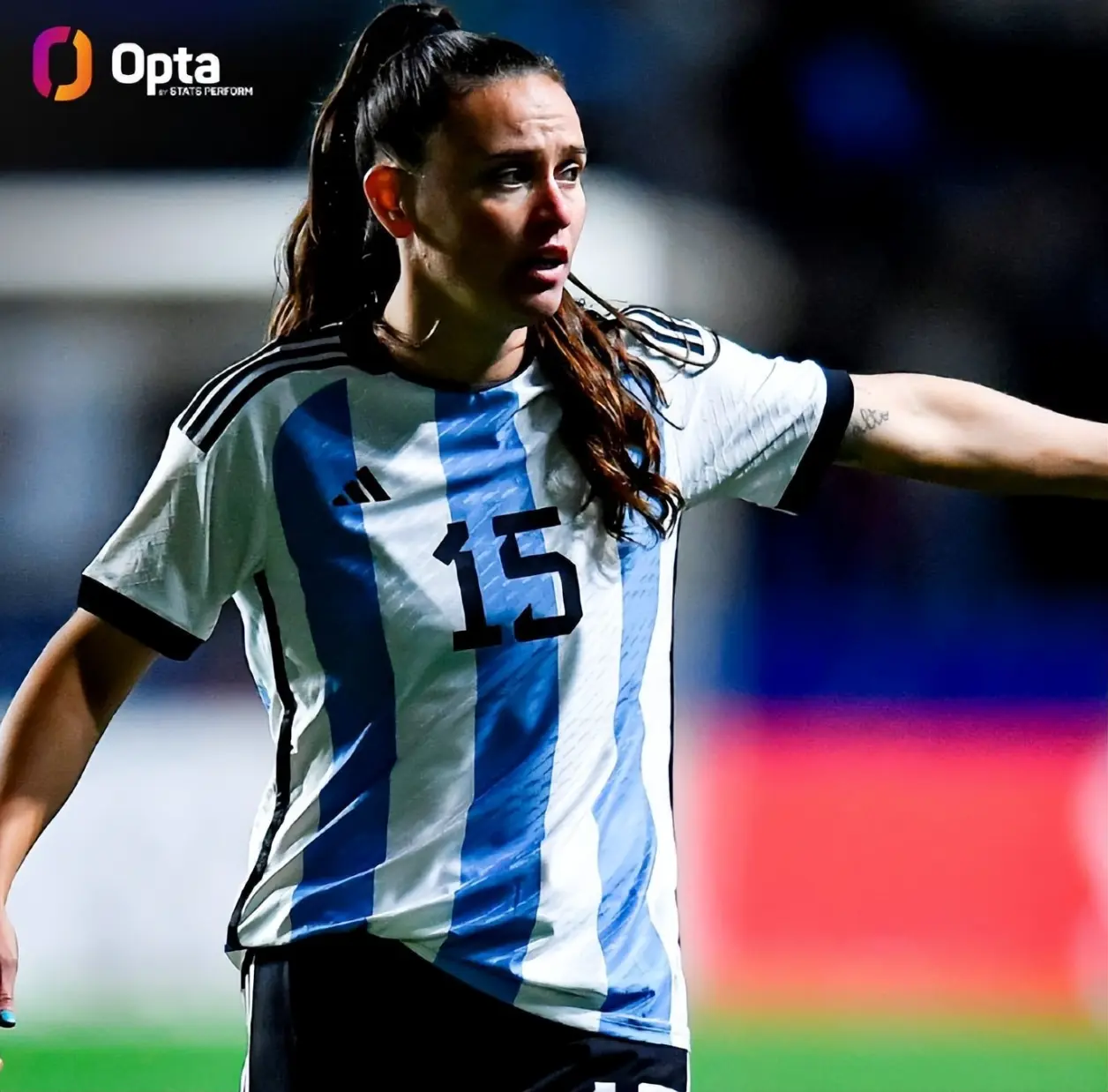 阿根廷女足队员展现出色表现,受到国内赞誉 阿根廷女足队员展现出色表现,受到国内赞誉