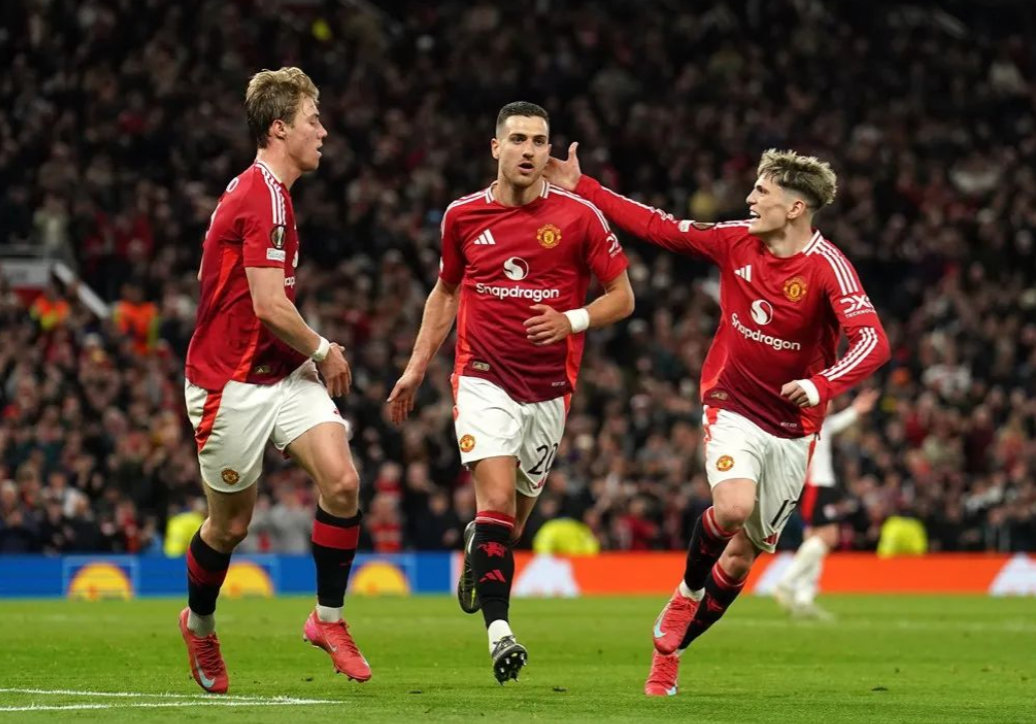 巨星大战，欧冠赛场风雨飘摇