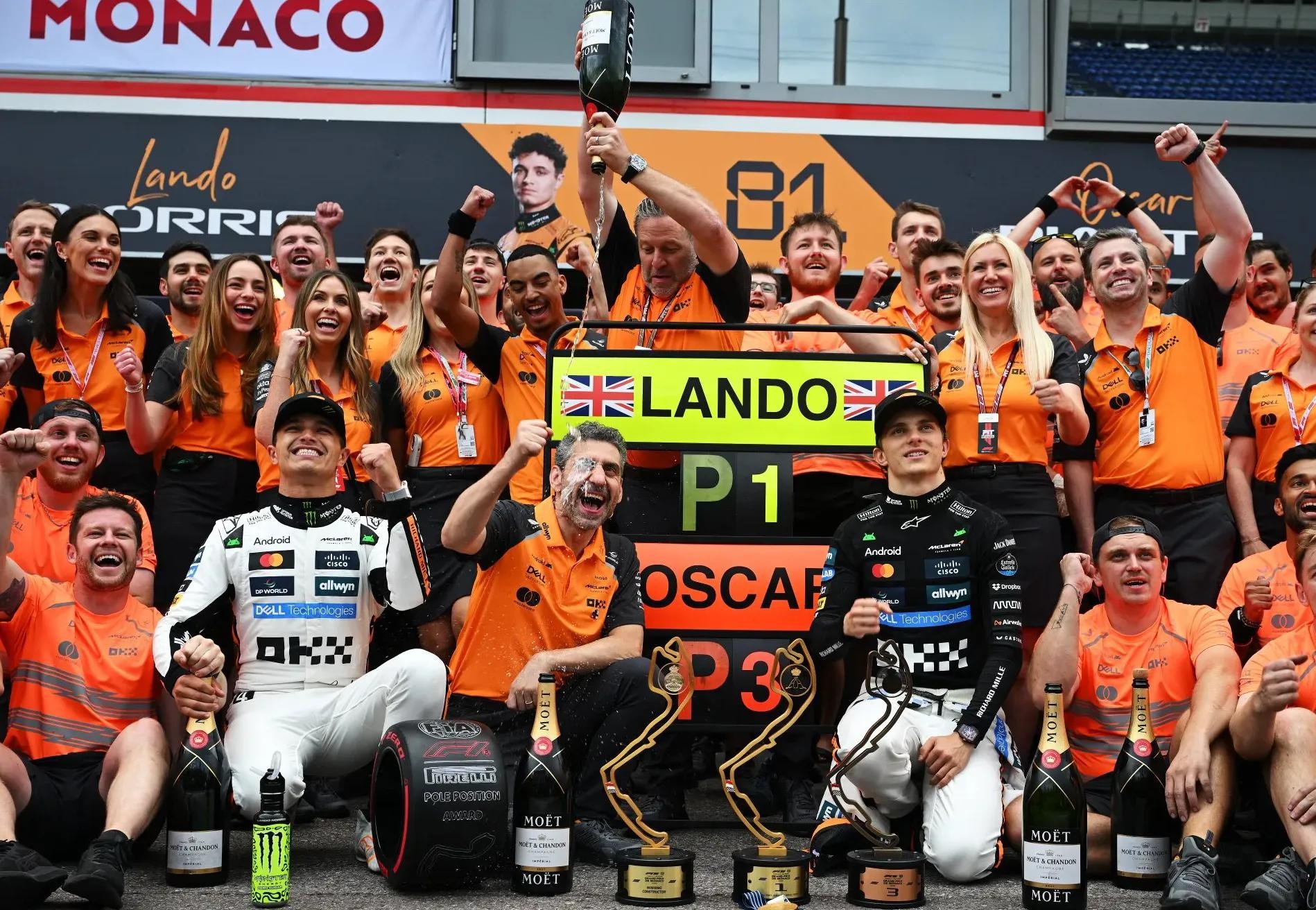 雷诺车队横扫威廉姆斯，皮亚斯特里惊艳四座