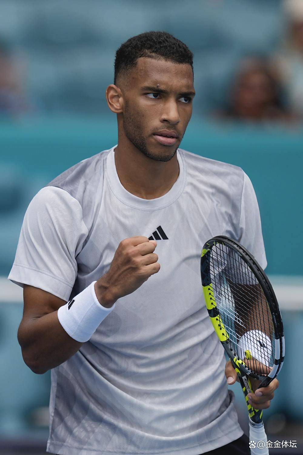 美网碾压温网，兹维列夫点燃赛场