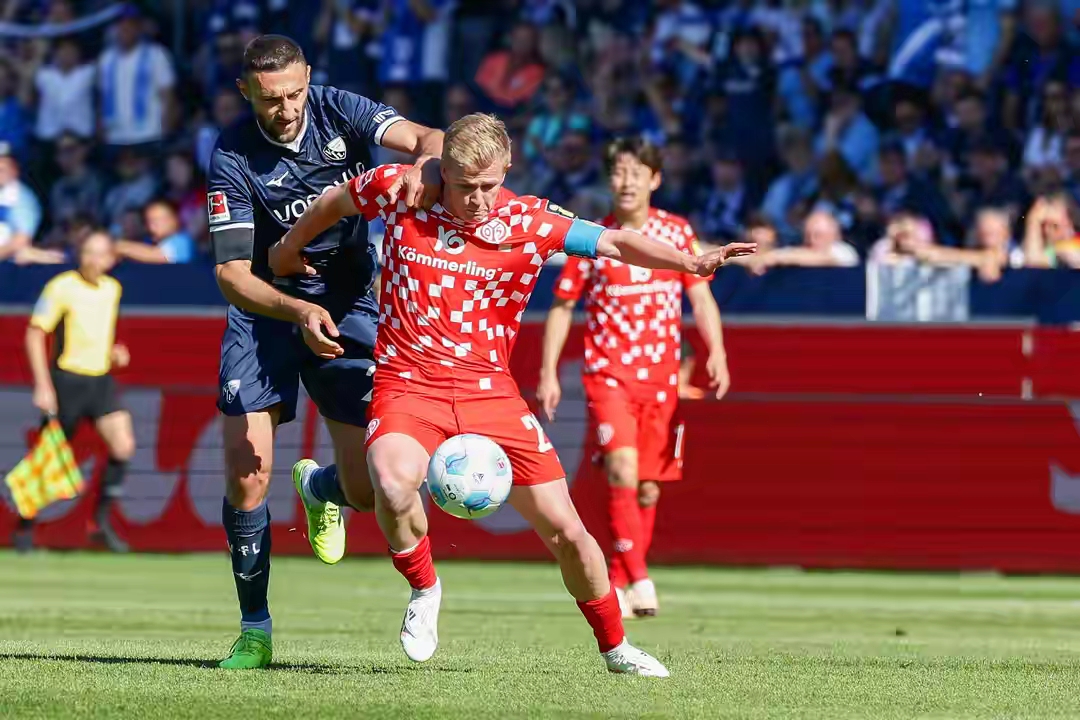 雷火电竞中国-霍芬海姆主场大胜，欧战资格一触即发